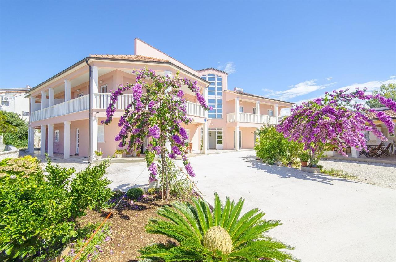 Apartments Hrgovic Рогозница Екстериор снимка