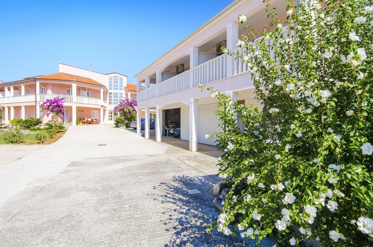 Apartments Hrgovic Рогозница Екстериор снимка