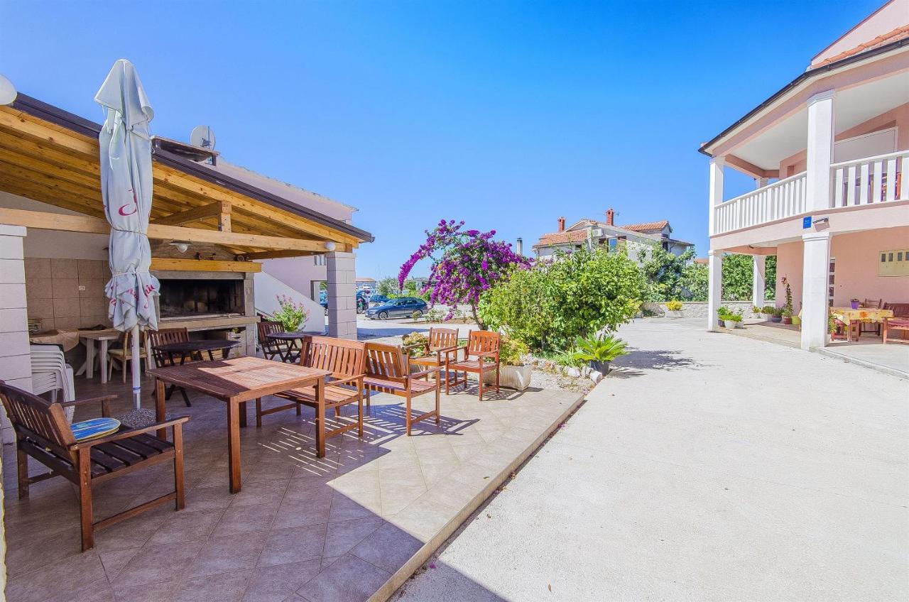 Apartments Hrgovic Рогозница Екстериор снимка