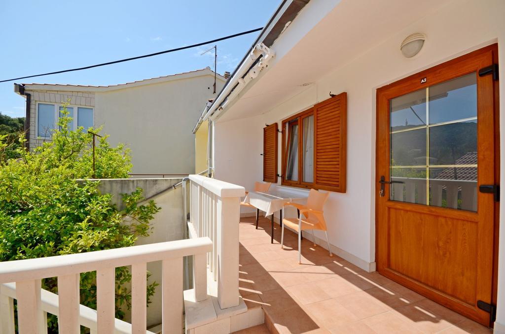 Apartments Hrgovic Рогозница Екстериор снимка
