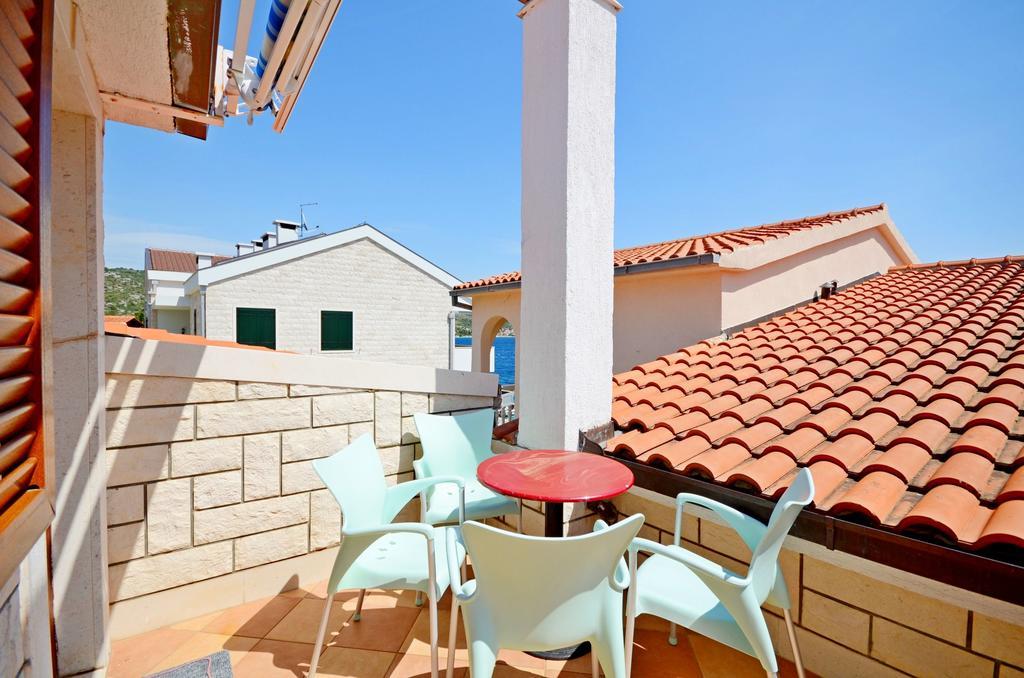 Apartments Hrgovic Рогозница Екстериор снимка