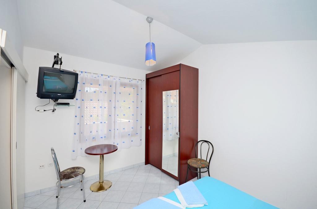 Apartments Hrgovic Рогозница Екстериор снимка