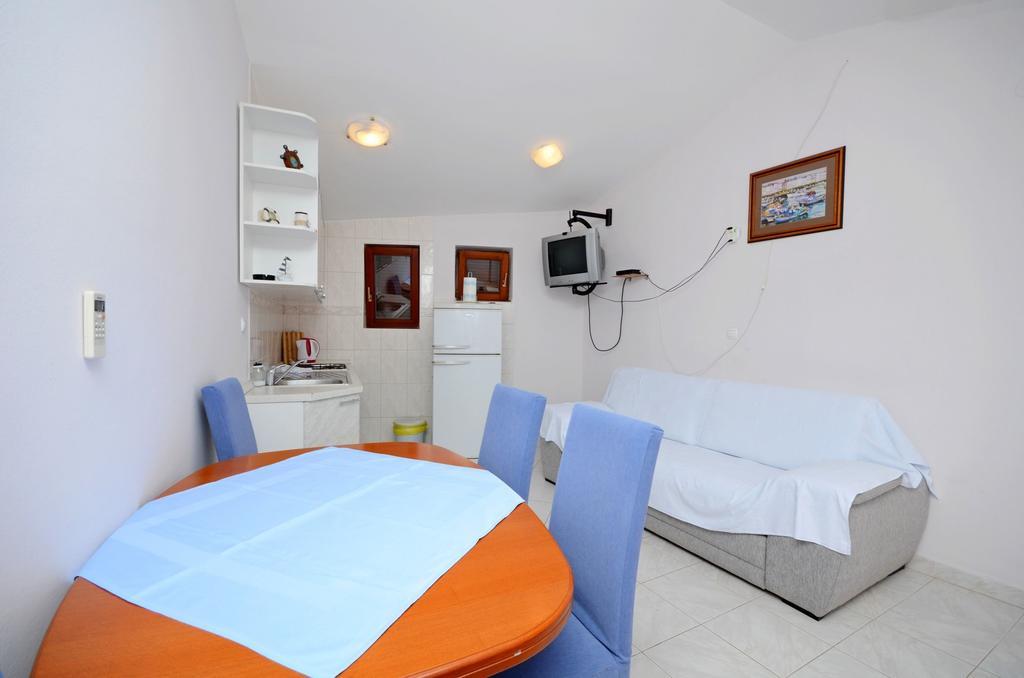 Apartments Hrgovic Рогозница Екстериор снимка