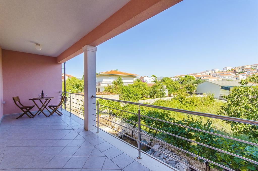Apartments Hrgovic Рогозница Екстериор снимка