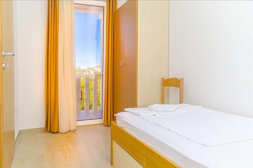 Apartments Hrgovic Рогозница Екстериор снимка