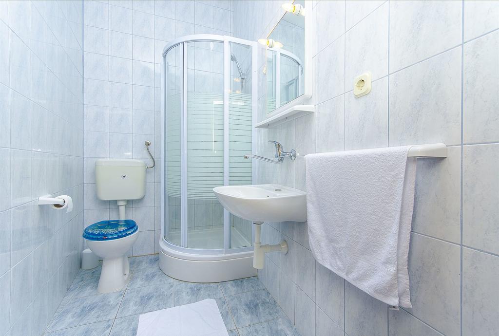 Apartments Hrgovic Рогозница Екстериор снимка
