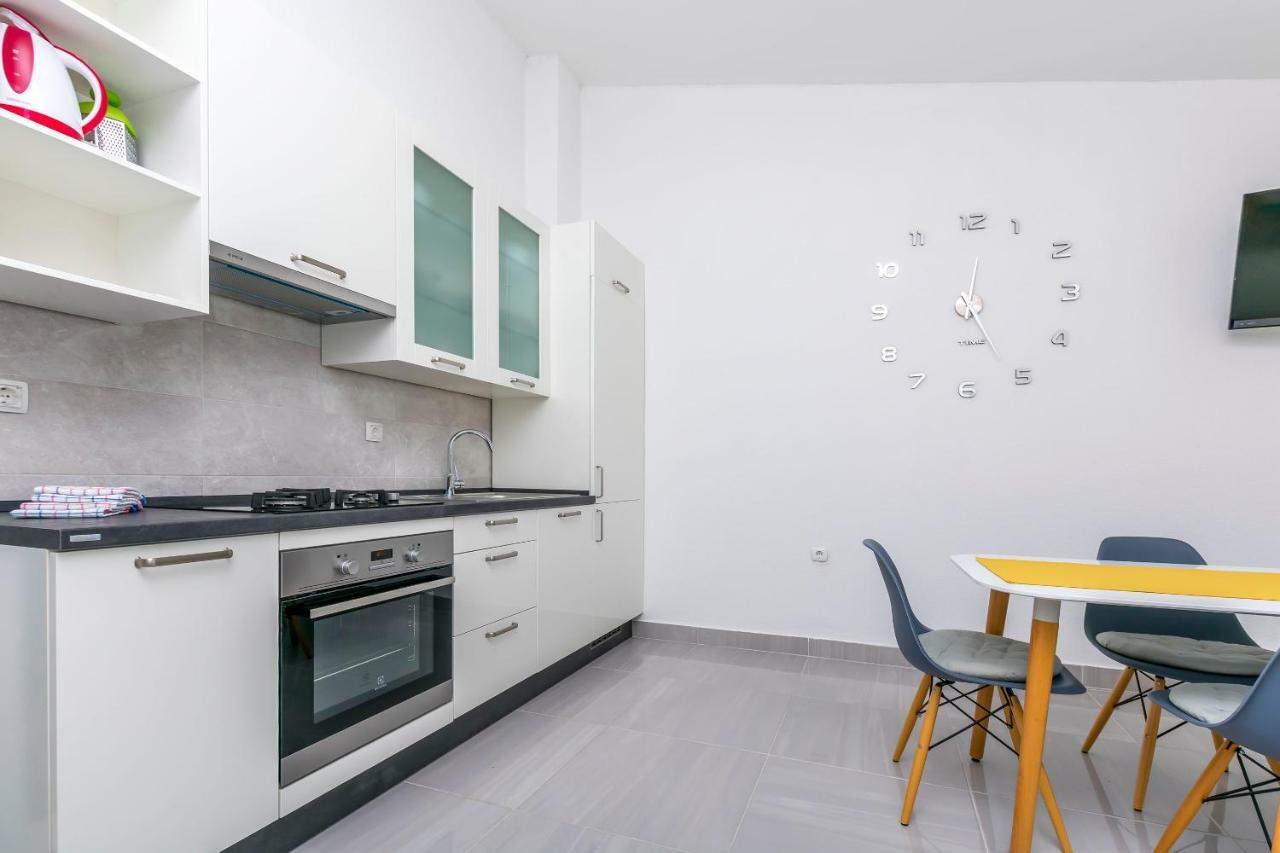 Apartments Hrgovic Рогозница Екстериор снимка