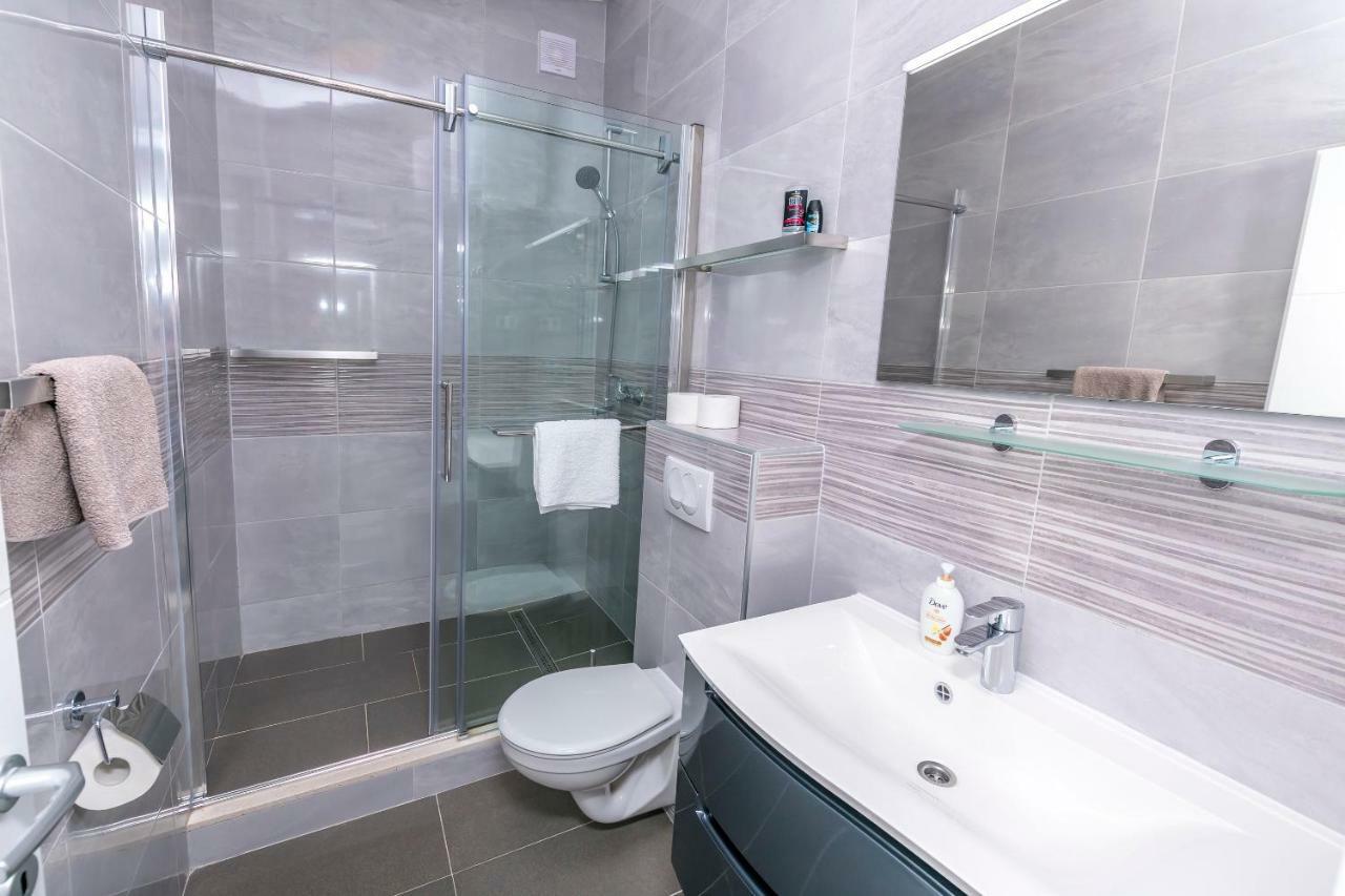 Apartments Hrgovic Рогозница Екстериор снимка