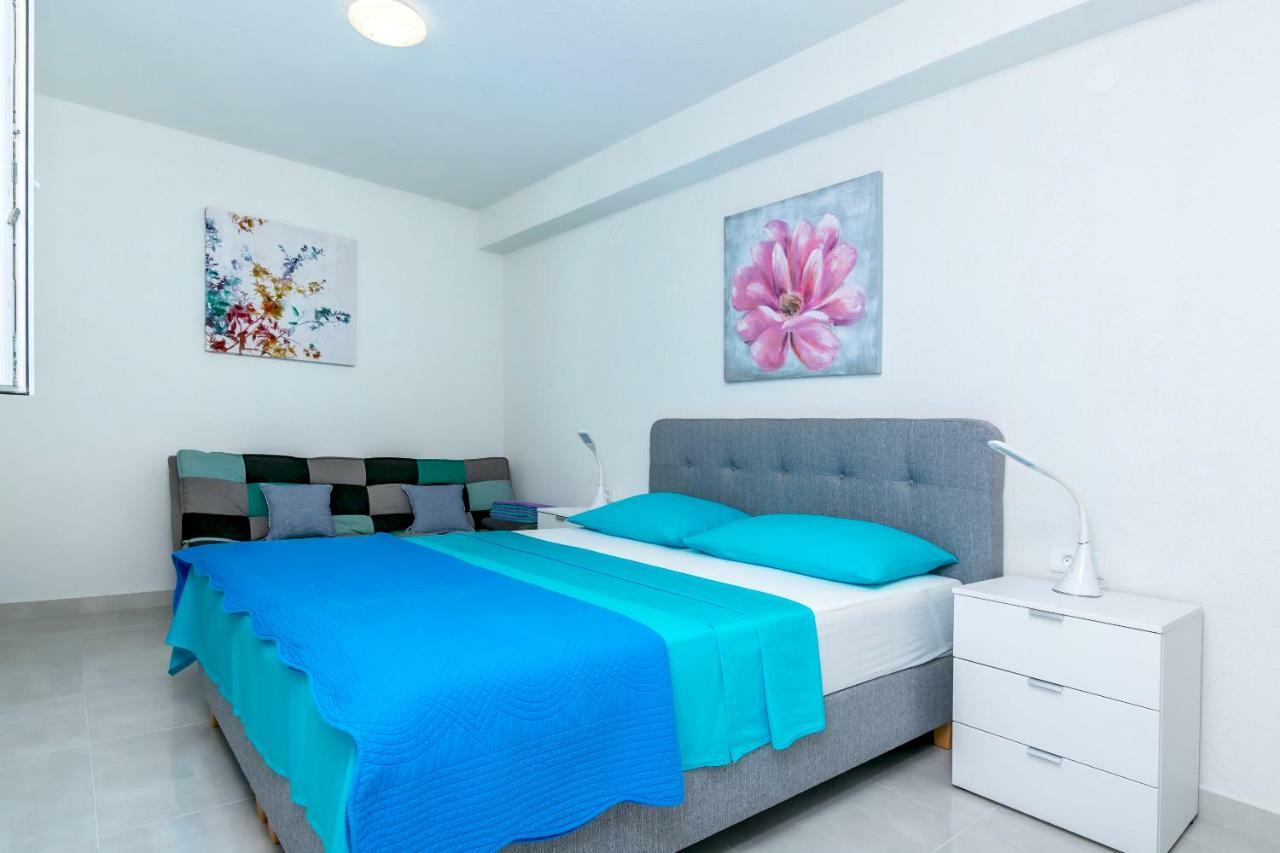 Apartments Hrgovic Рогозница Стая снимка