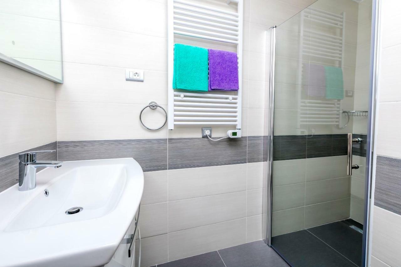 Apartments Hrgovic Рогозница Екстериор снимка