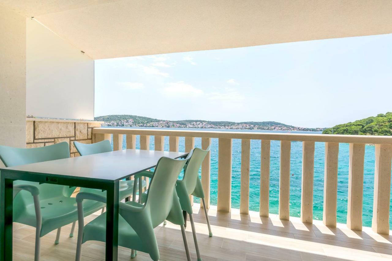 Apartments Hrgovic Рогозница Екстериор снимка
