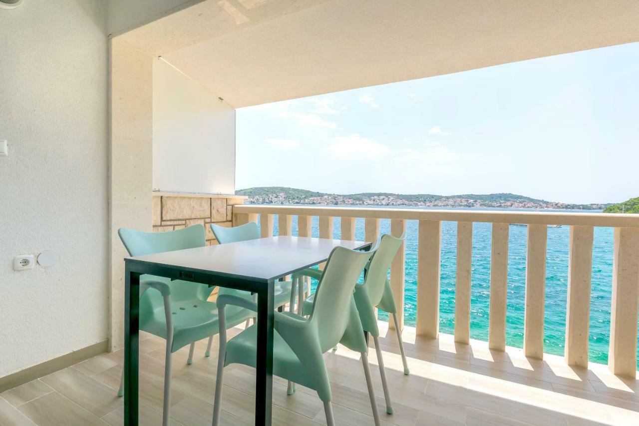 Apartments Hrgovic Рогозница Екстериор снимка