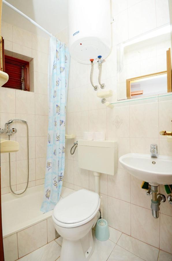 Apartments Hrgovic Рогозница Екстериор снимка